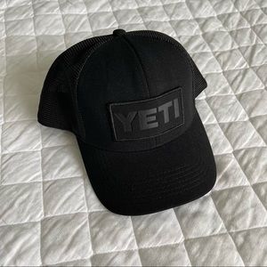 YETI Trucker Hat NEW w/ Tags